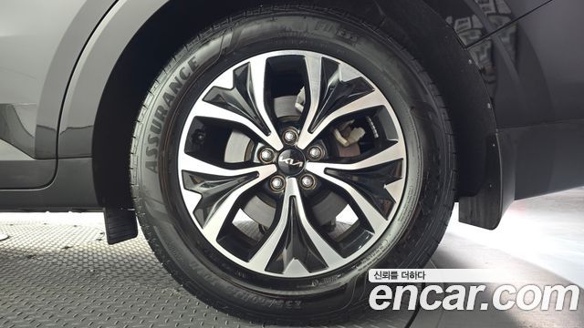 Kia Canival 2023 — photo 7