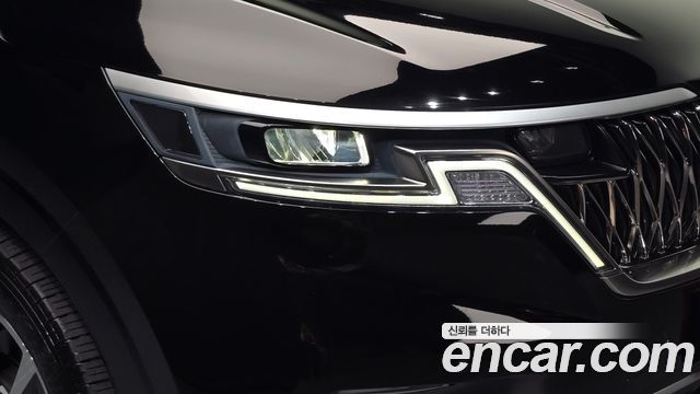 Kia Canival 2023 — photo 8