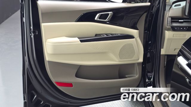 Kia Canival 2023 — photo 14