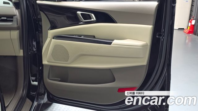 Kia Canival 2023 — photo 15