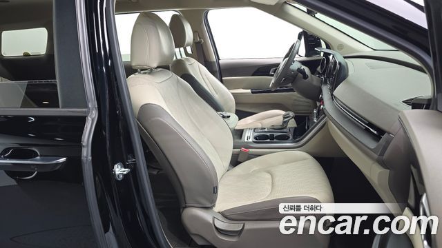 Kia Canival 2023 — photo 16