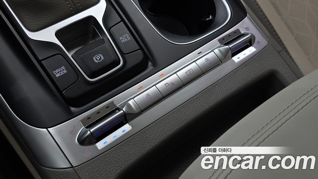 Kia Canival 2023 — photo 32