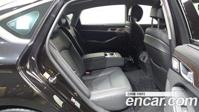 Genesis G80 2019 — photo 17