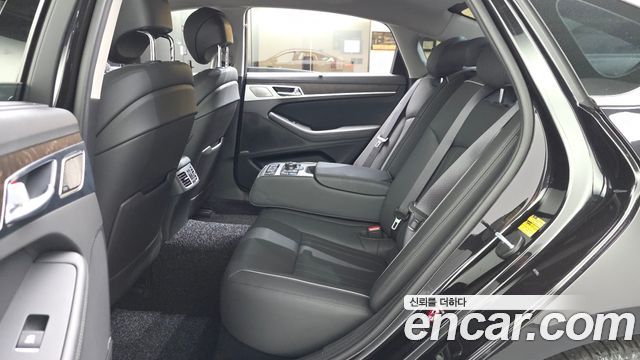Genesis G80 2019 — photo 18