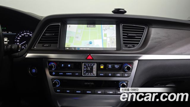 Genesis G80 2019 — photo 20