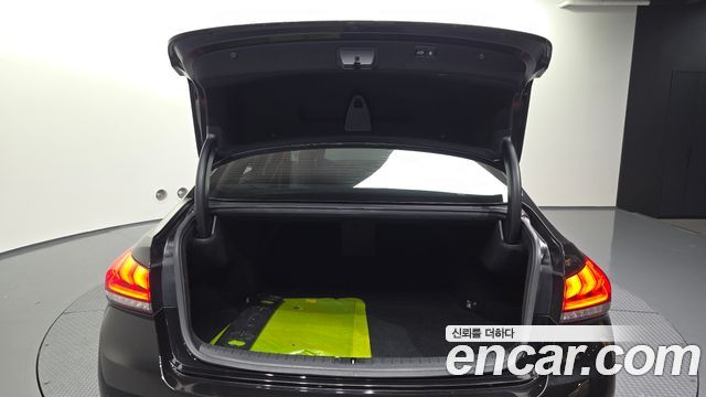 Genesis G80 2019 — photo 26