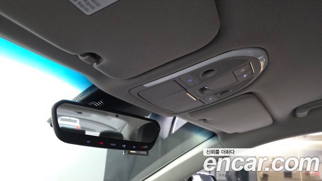 Genesis G80 2019 — photo 30