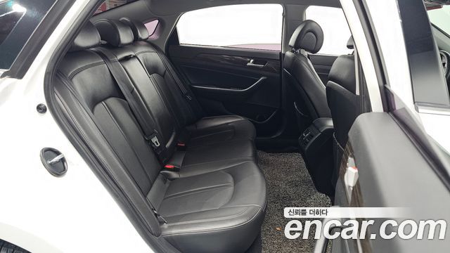 Hyundai Sonata 2015 — photo 17