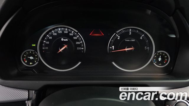 BMW X5 2018 — photo 11
