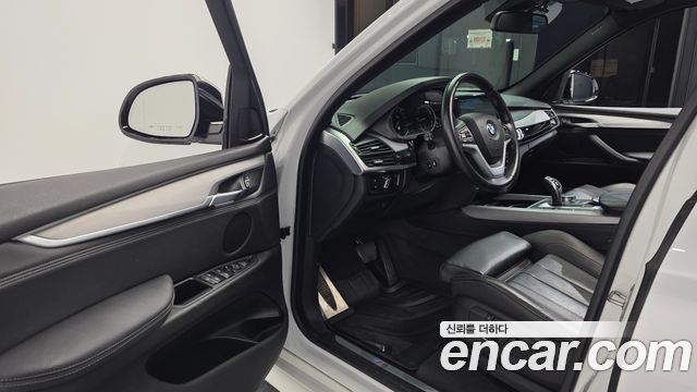 BMW X5 2018 — photo 13