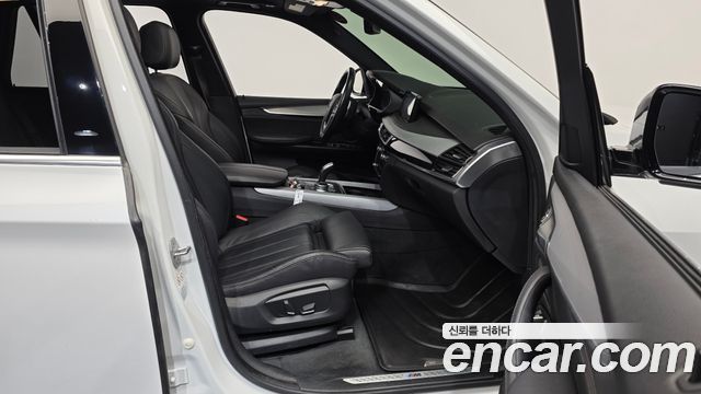 BMW X5 2018 — photo 17