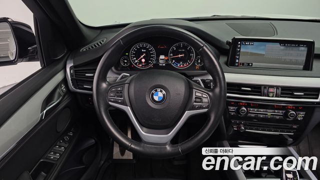 BMW X5 2018 — photo 19