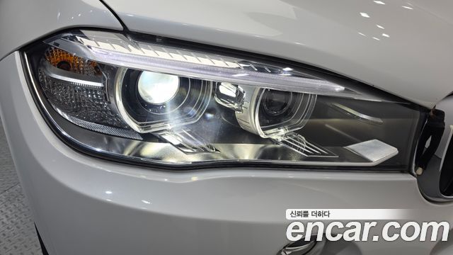 BMW X5 2018 — photo 8