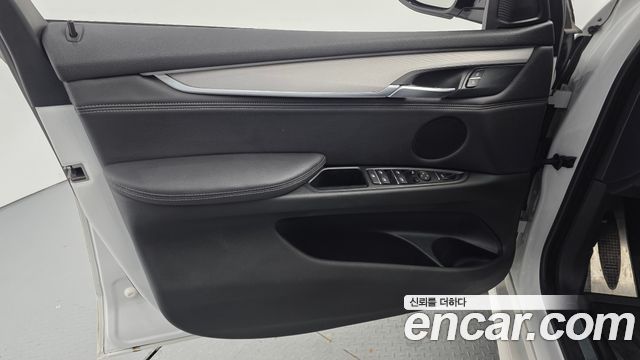 BMW X5 2018 — photo 14