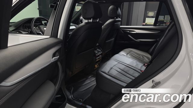 BMW X5 2018 — photo 16
