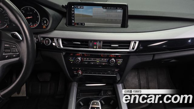 BMW X5 2018 — photo 29