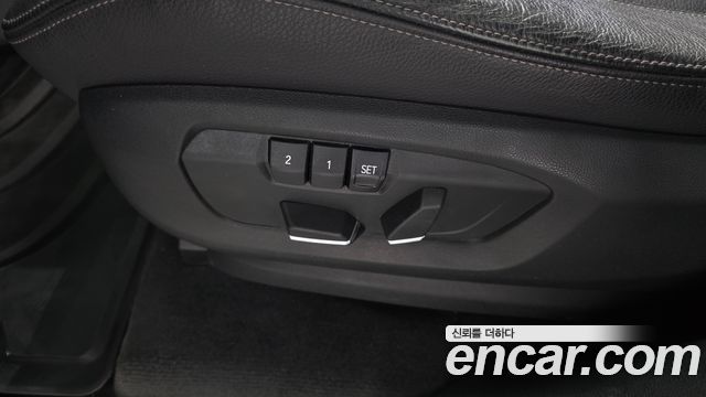 BMW X5 2018 — photo 32