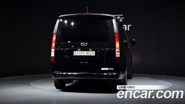 Hyundai Staria 2023 — photo 4