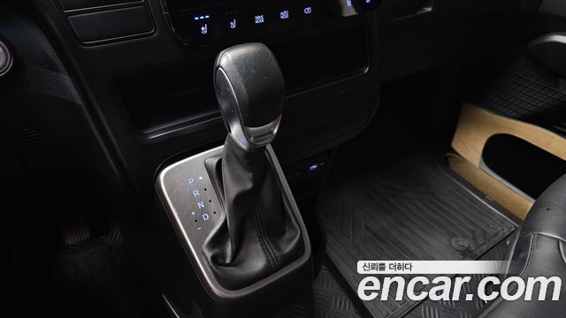 Hyundai Staria 2023 — photo 12