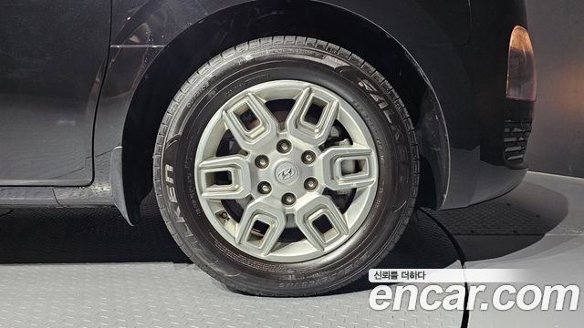 Hyundai Staria 2023 — photo 7