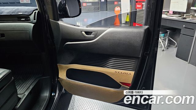 Hyundai Staria 2023 — photo 14