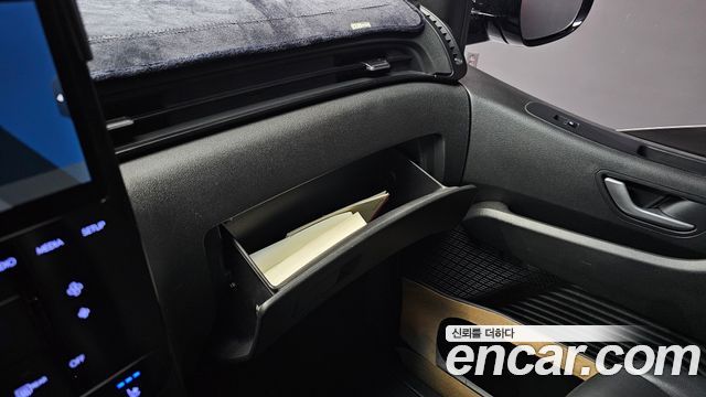Hyundai Staria 2023 — photo 28