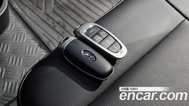 Hyundai Staria 2023 — photo 33
