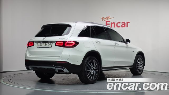 Mercedes-Benz GLC-Class 2021 — photo 2