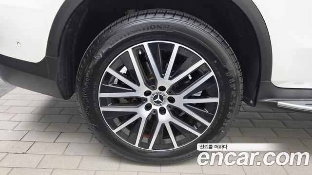 Mercedes-Benz GLC-Class 2021 — photo 5