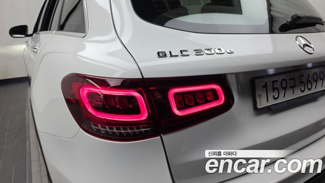 Mercedes-Benz GLC-Class 2021 — photo 9
