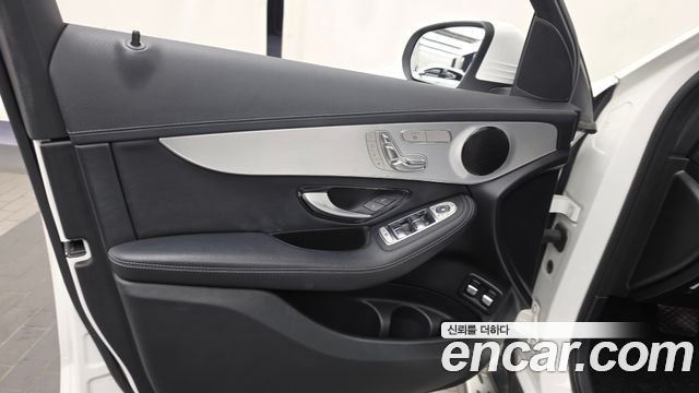 Mercedes-Benz GLC-Class 2021 — photo 14