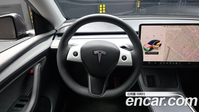 Tesla Model Y 2025 — photo 13