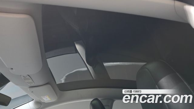 Tesla Model Y 2025 — photo 18