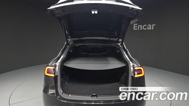 Tesla Model Y 2025 — photo 20