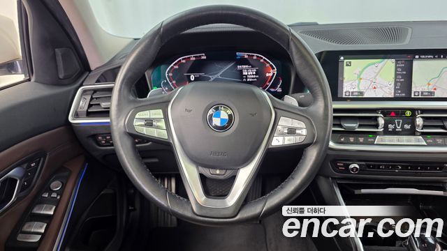 BMW 3-Series 2021 — photo 19