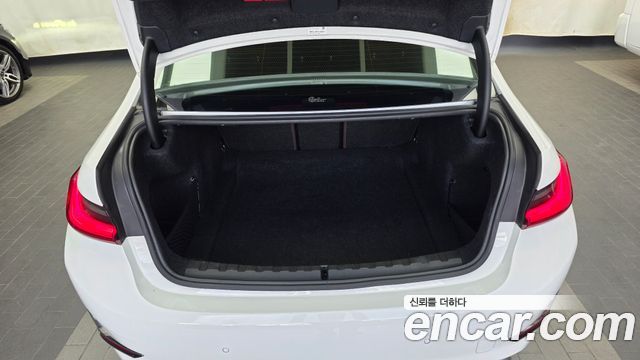 BMW 3-Series 2021 — photo 26