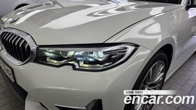 BMW 3-Series 2021 — photo 8