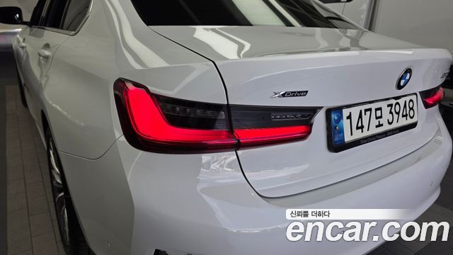 BMW 3-Series 2021 — photo 9