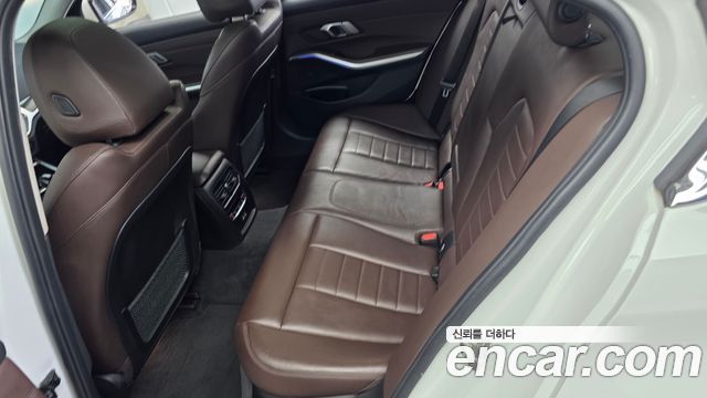 BMW 3-Series 2021 — photo 16