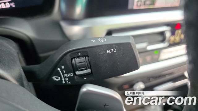 BMW 3-Series 2021 — photo 29