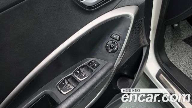 Hyundai Santafe 2015 — photo 28