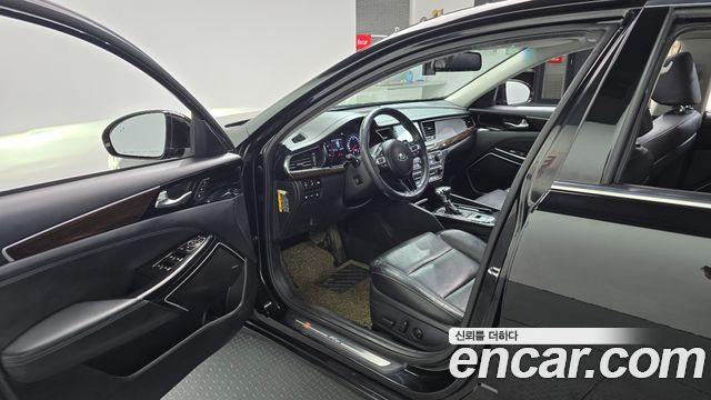 Kia K7 2018 — photo 10