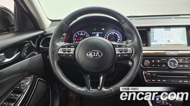 Kia K7 2018 — photo 13