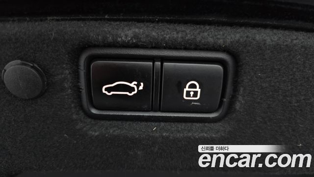 Kia K7 2018 — photo 15