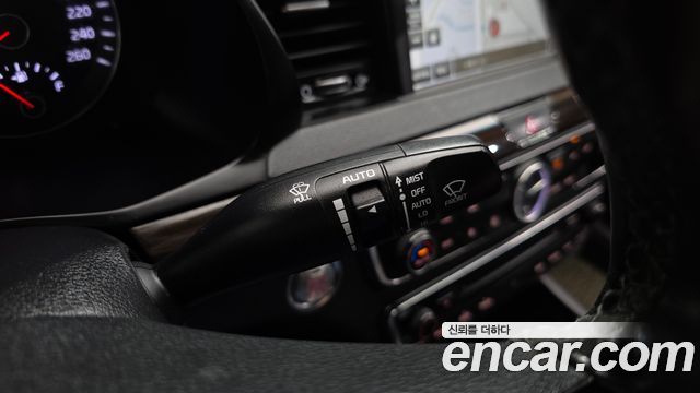 Kia K7 2018 — photo 20