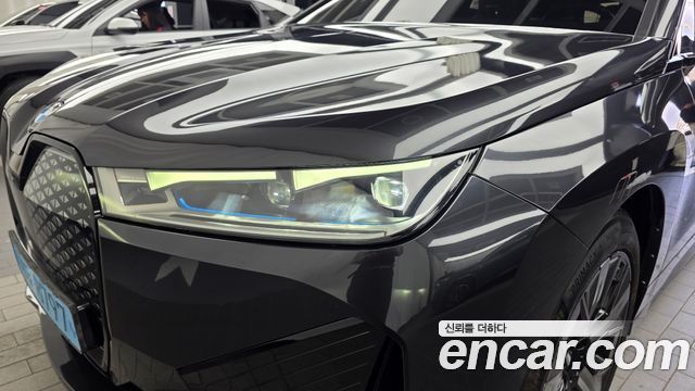 BMW iX 2023 — photo 8