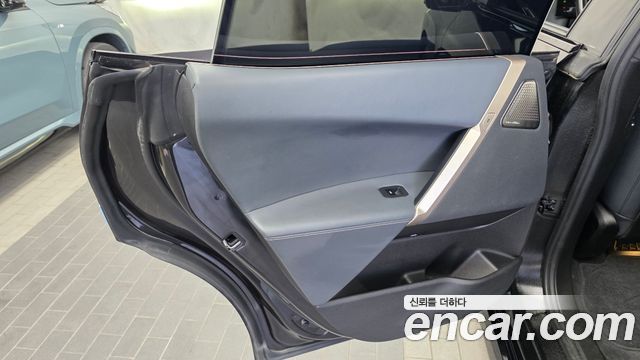 BMW iX 2023 — photo 15