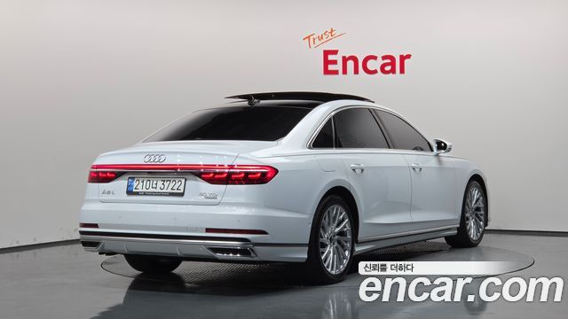 Audi A8 2021 — photo 2