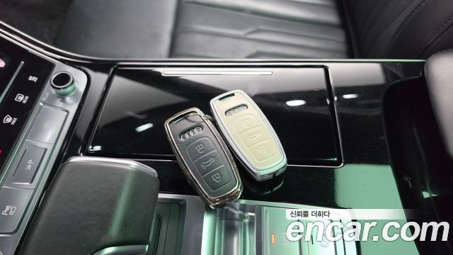 Audi A8 2021 — photo 21
