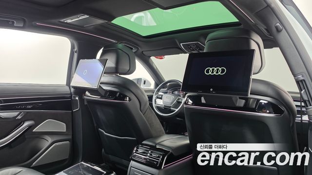 Audi A8 2021 — photo 23
